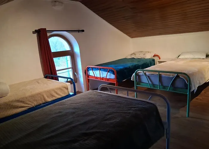 De L'ecluse بيت للعطل Bassanne