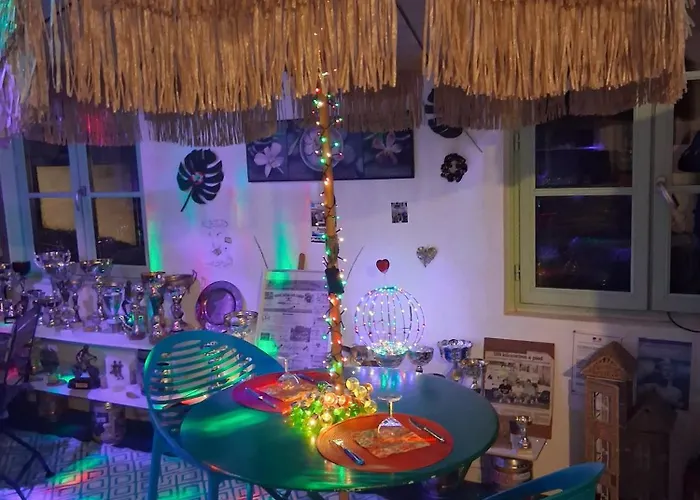 De L'ecluse بيت للعطل